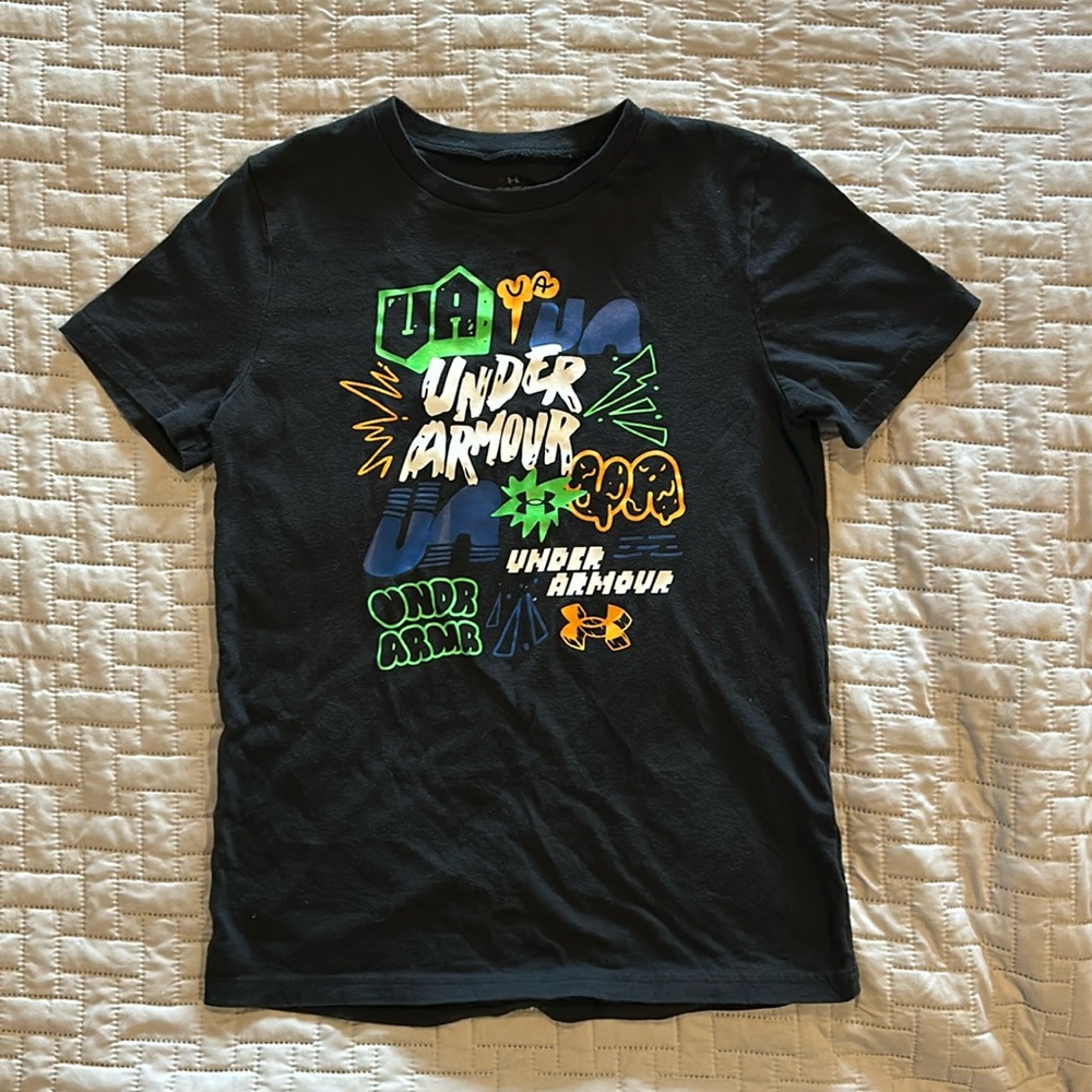 Black size youth medium Under Armour T-shirt